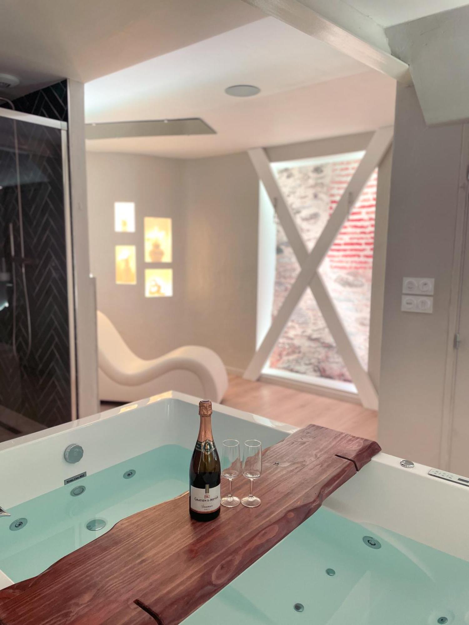 A La Folie - Loft & Spa Montrevault Экстерьер фото